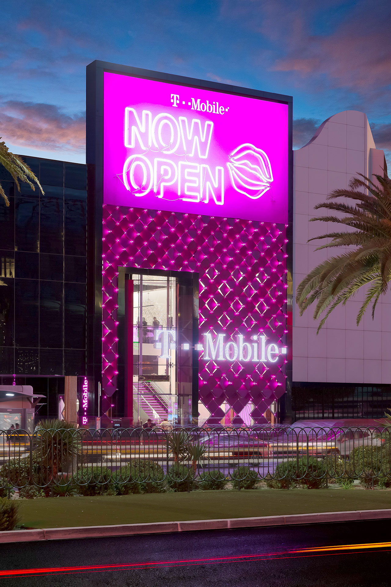 T-Mobile Store on Las Vegas Boulevard - David Marquardt Architectural 